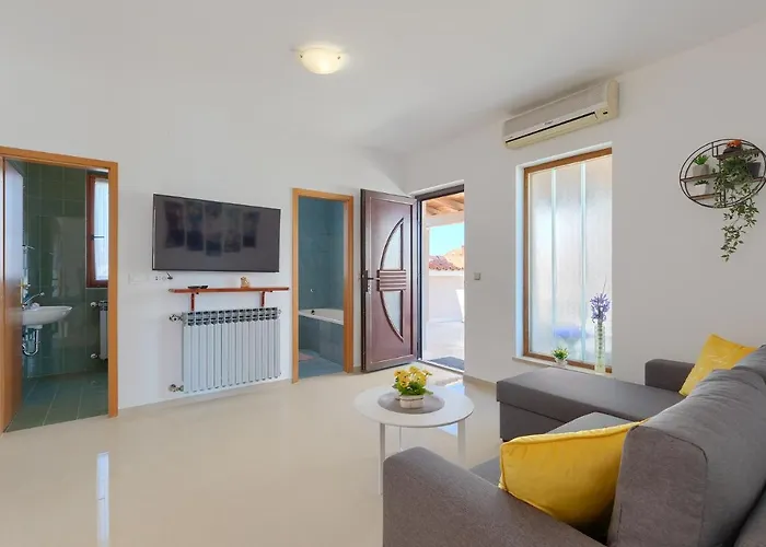 Christina * Πούλα