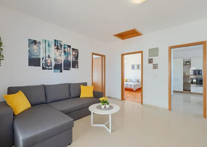 Christina Διαμέρισμα Πούλα