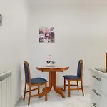 아파트 Christina